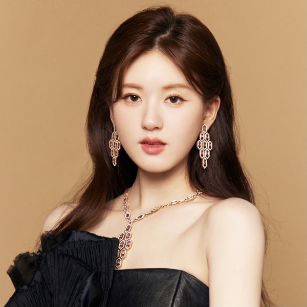 Aya 2023 the most attractive asian artist